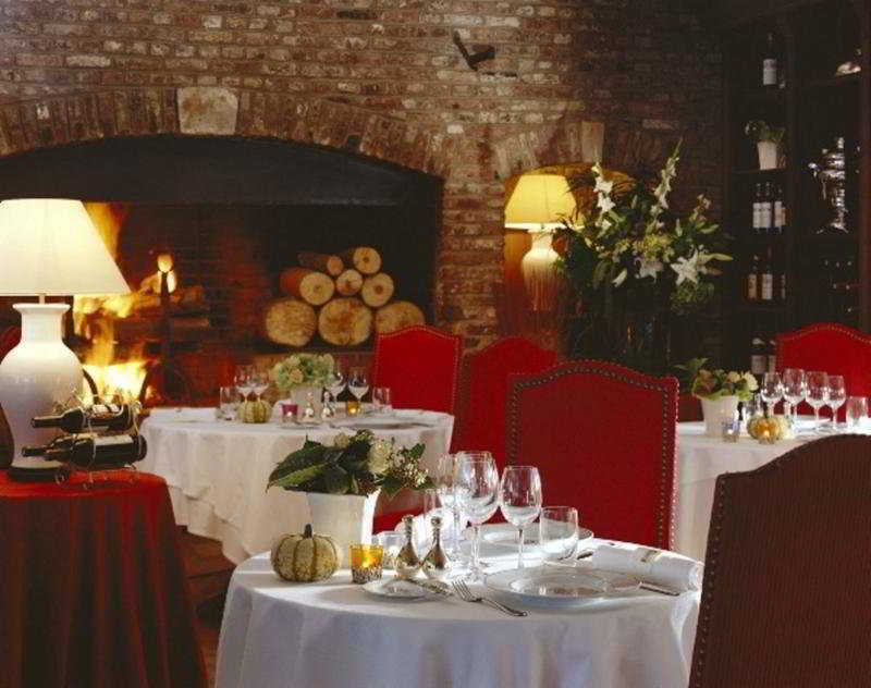 Hotel Chateau Tilques Ресторан фото